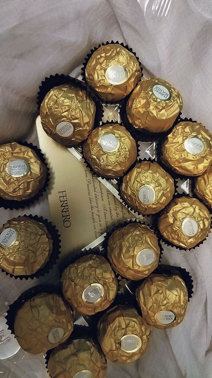 Size hangi çikolatayı ısmarlardım söyliyimmi 🎀🍰?