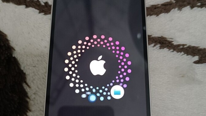 Yeni iphone aldim uygulama ındırmek ıcın gmaile kod ıstedi sifremi girdim ve bu ekrandan ılerıye gıdemıyorum yardım?