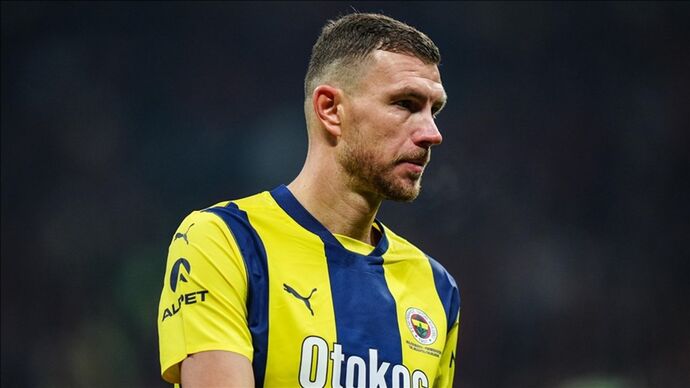 Edin Džeko Fiorentinada! Sizce yıldız oyuncu İtalyada başarılı olabilir mi?