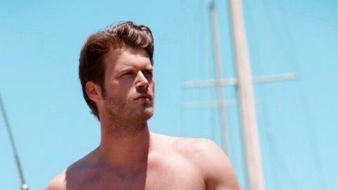Kıvanç Tatlıtuğ abartıldığı kadar yakışıklı mı sizce?