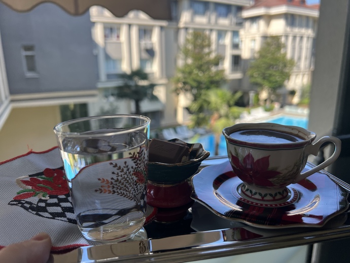Günaydın millet☺️✋🏻 Kahveler içildi mi?