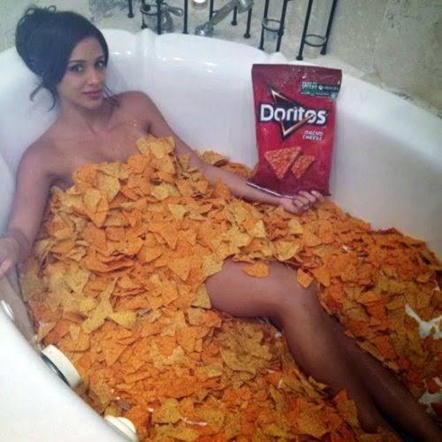 Diyette olduğumu bilen hain kankamın bana yaptığı cips sunumu nasıl 😑?