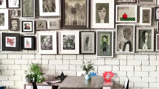 Duvarda çok çerçeve bulunması evi dağınık gösterir mi?