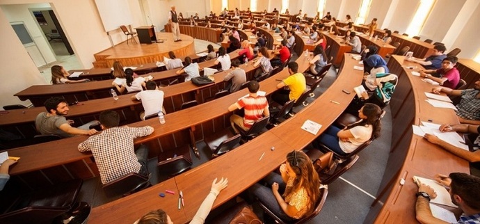 Üniversitenin ilk günleri heyecan oluyomu?