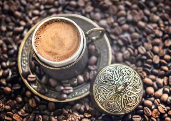 Türk kahvesi mi, Starbucks kültürü mü seni daha çok yansıtıyor?