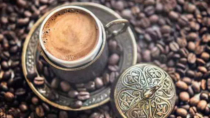 Türk kahvesi mi, Starbucks kültürü mü seni daha çok yansıtıyor?