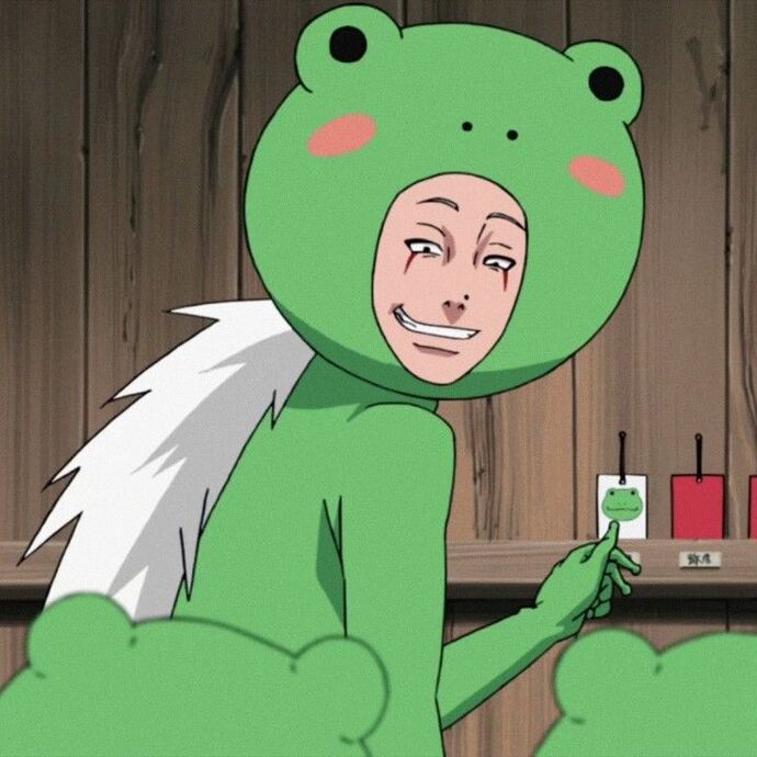 Jiraiyanin kurbağalari nasil olmus? anahtarligi aldim bide kurbaga kolye almistim birlestirip charm yaptim? benzemis mi?
