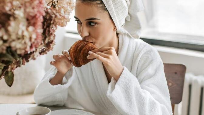 Kahve ve kruvasan ikilisiyle güne başlamak özentilik midir?