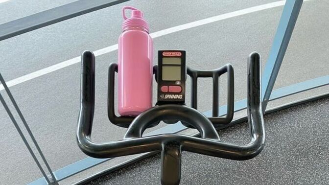 Ben ne zaman spinning bisiklette tek ayak ustunde ayakta pedal cevirebilecegim?