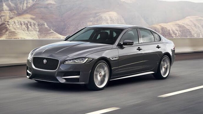 Mercedes AMG C43 mü Jaguar XF mi?
