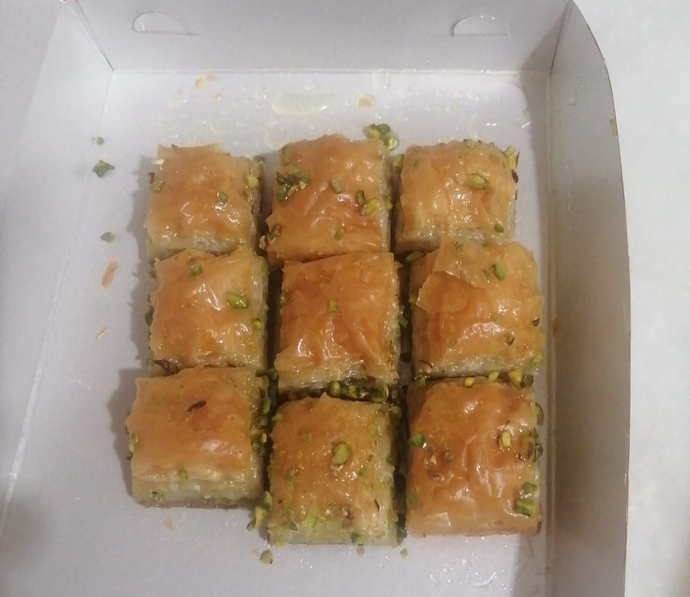 Yazın baklava yersen sade mi yersin yanına dondurma mi eşlik eder?
