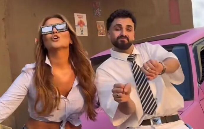 Sizce hangi şarkı daha başarılı?