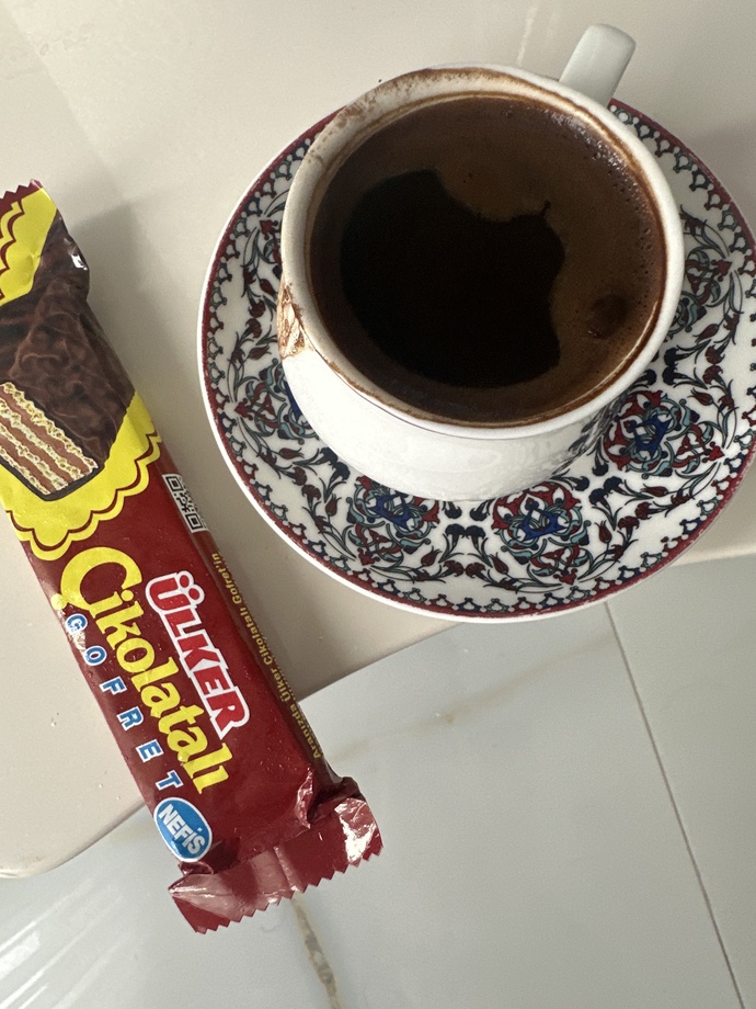 Kahvenin yanında çikolata yemek kilo yapar mi?