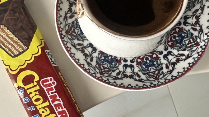 Kahvenin yanında çikolata yemek kilo yapar mi?