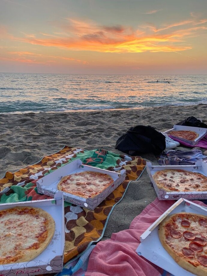 Pizzayı nasıl yiyorsunuz?