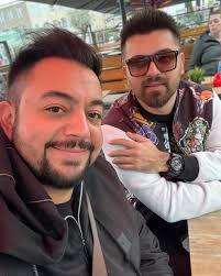 Bu sıcaklarda dışarı mı çıkılır? Ben evdeyim: klima, kedi, dizi, biraz spor = huzur 😎?