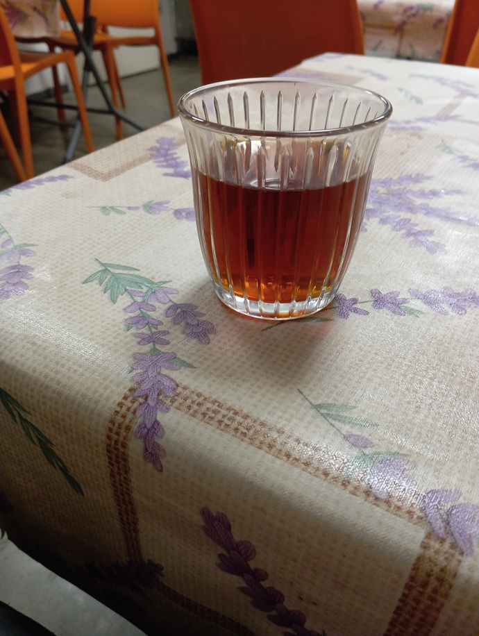Burası serin, çay taze