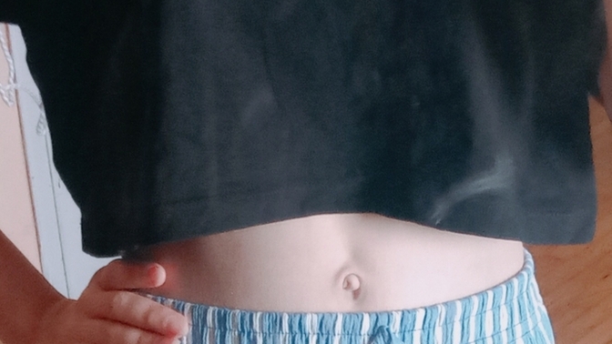 Bu crop tarzı tişört nasıl duruyor göbeğimin şekli ile ilgili yorum yapmayınız lütfen 😂?
