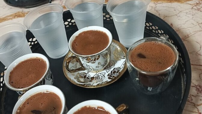 "Kahve mi içsek" dedikten sonra sizin evde o iş kimin üstüne kalır?