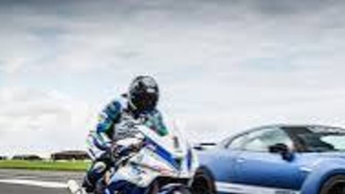 Arabayı mi motoru mu tercih edersiniz?