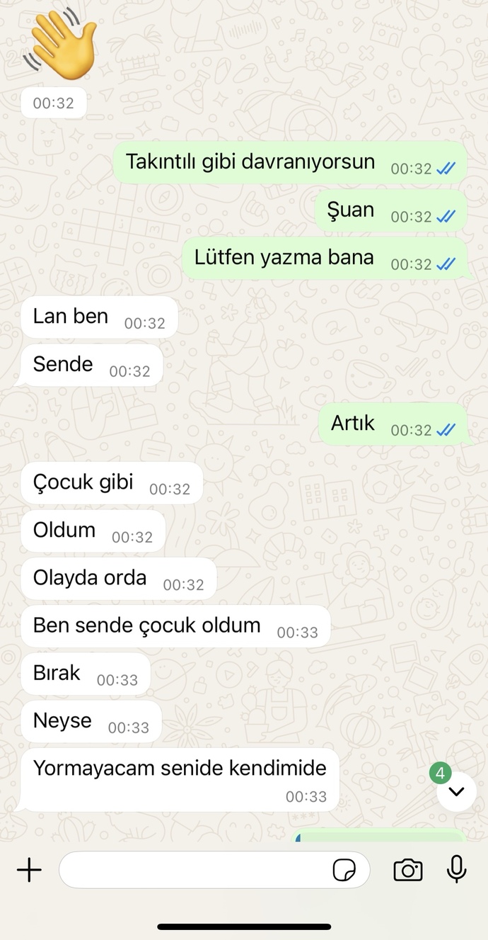 Arkadaşlar bi kaç defa görüştük ve çocuk bana bunları yazıyor normal mi?