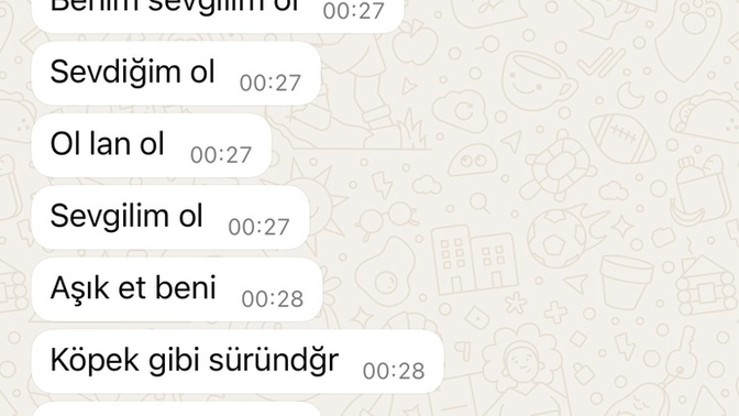 Arkadaşlar bi kaç defa görüştük ve çocuk bana bunları yazıyor normal mi?