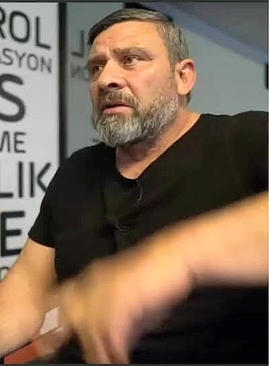 Ünlü Antrenör Kadir hoca nasıl biri sizce komik başarılı buluyor musunuz?