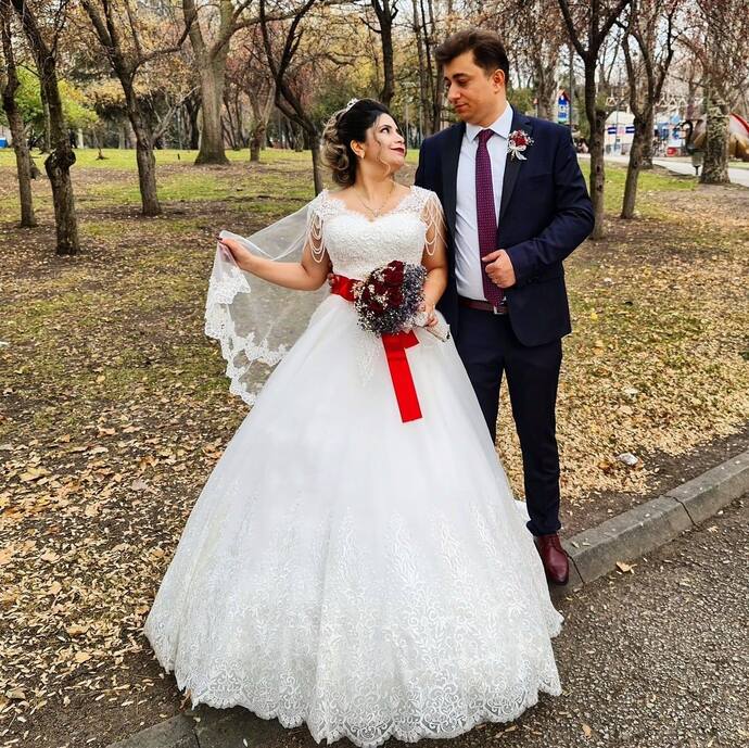 Nişanda smokin giymem abartı mı olur sizce?