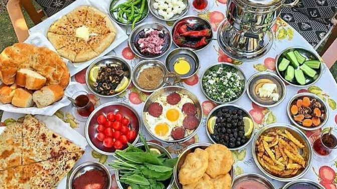 Kahvaltıda olmazsa olmaz yiyeceğiniz nedir?