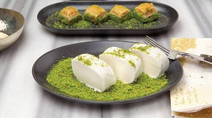 Baklavayı dondurmayla birlikte yiyorsam ne olmuş, sizce tuhaf mı ki?