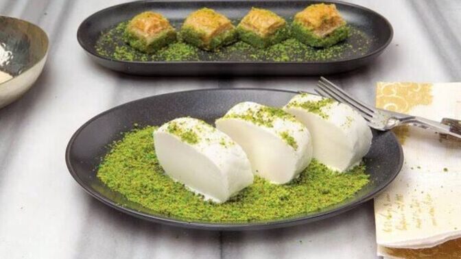 Baklavayı dondurmayla birlikte yiyorsam ne olmuş, sizce tuhaf mı ki?
