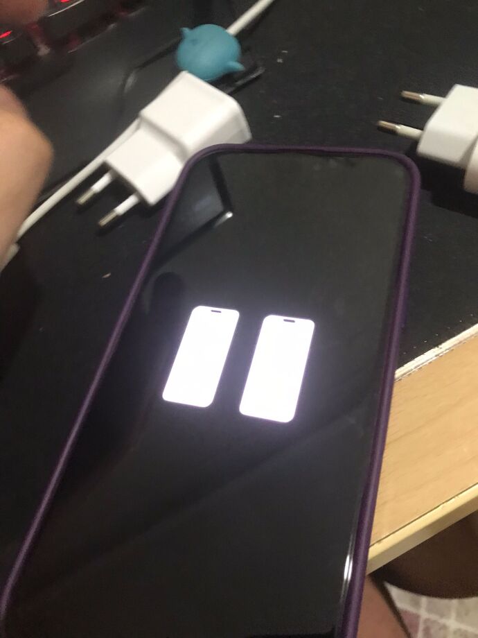Telefon format atıyım dedim böyle oldu çıkamıyorum da bilen var mı?