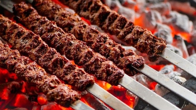 Adana kebap mı Kuşbaşı mı?