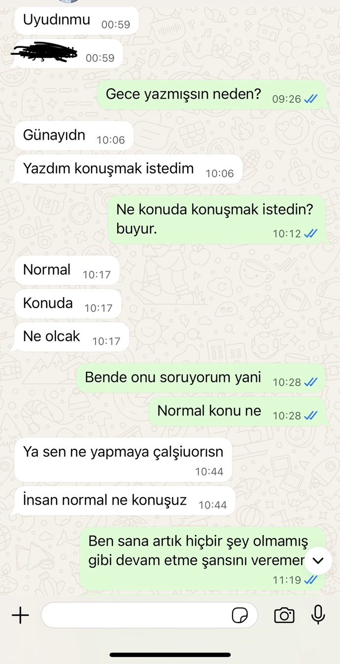 Sizce seviyor mu dalga mı geçiyor ne yapmam lazım sürekli dönüyor ama özür yok?