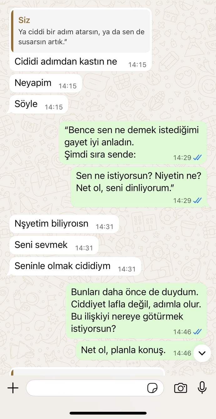Sizce seviyor mu dalga mı geçiyor ne yapmam lazım sürekli dönüyor ama özür yok?