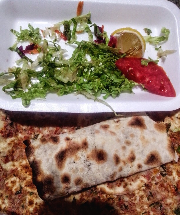 Bir oturuşta kaç tane lahmacun gömersiniz?