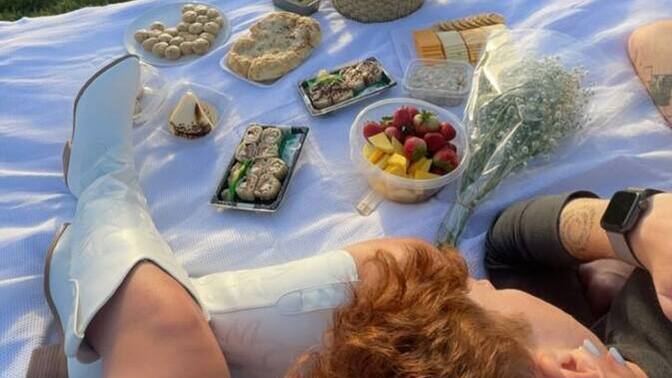 Dışarıda yemek yerine, piknik tarzı bir şey yapmak ilk buluşma için uygun olur mu?