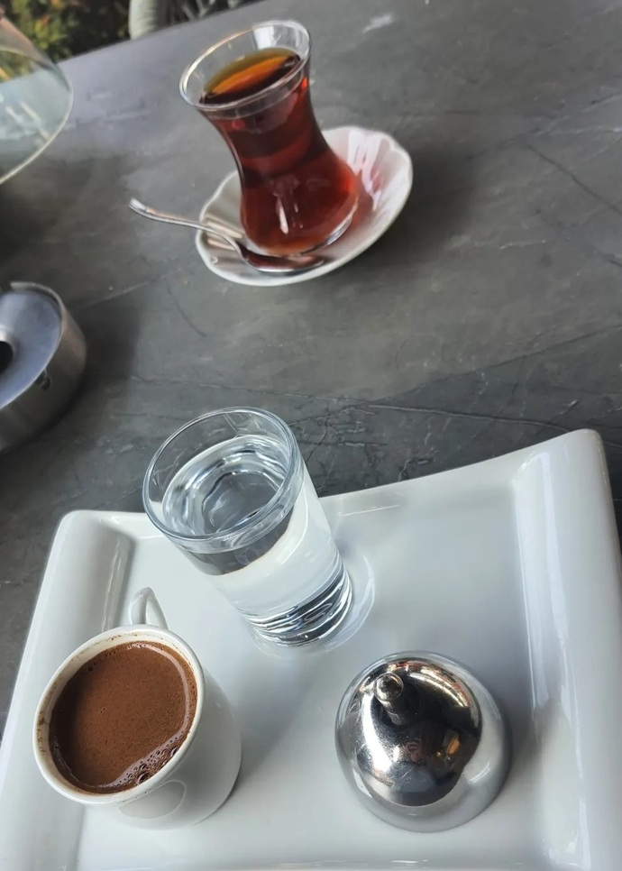 Kahveyle mi, çayla mı daha güzel sohbetler olur?