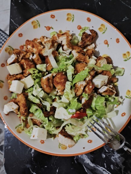 Tavuklu salata yaptım. Nasıl olmuş?