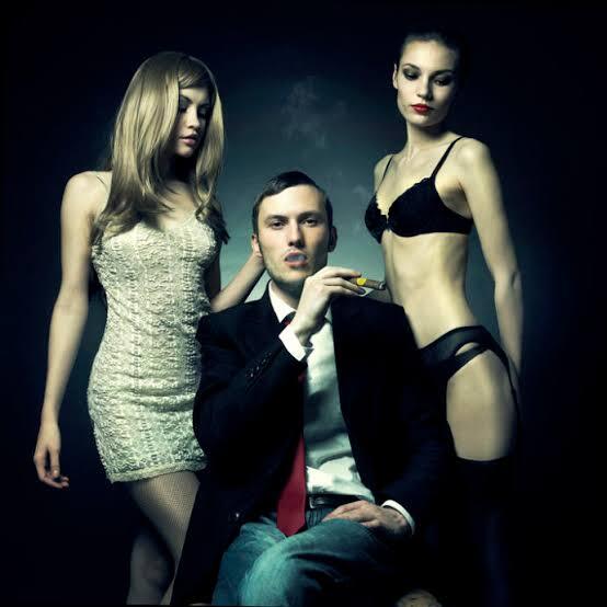 Maço erkekle mi yoksa feminist kadınla mı ilişki yürütmek zordur?