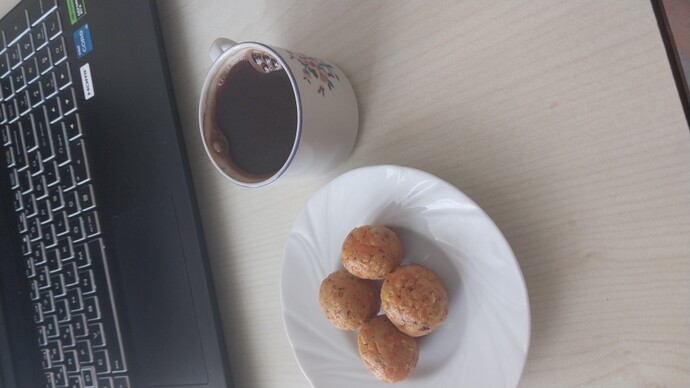 Kahve yanına bir şeyler yer misiniz 🙂?