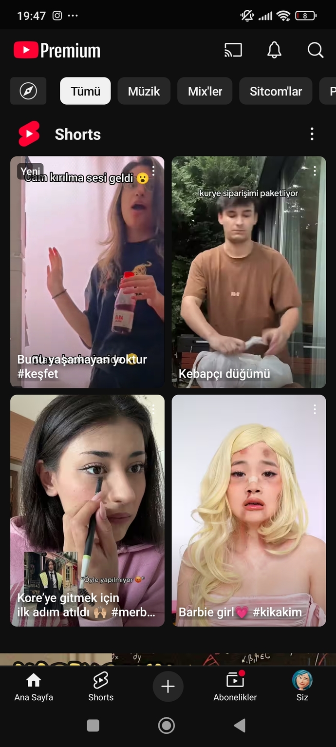YouTubea girdiniz. Anasayfanızda ilk şu 4 shorts videosu çıktı. Hangisini izlerdiniz?