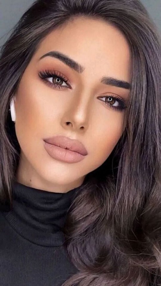 Mat makyaj mı ışıltılı makyaj mı hangisi tercihiniz?