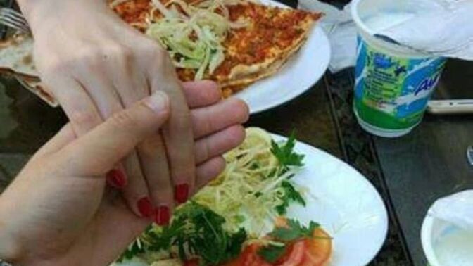 İlk buluşmada kızı lahmacun yemeye götürsem, benden soğur mu?