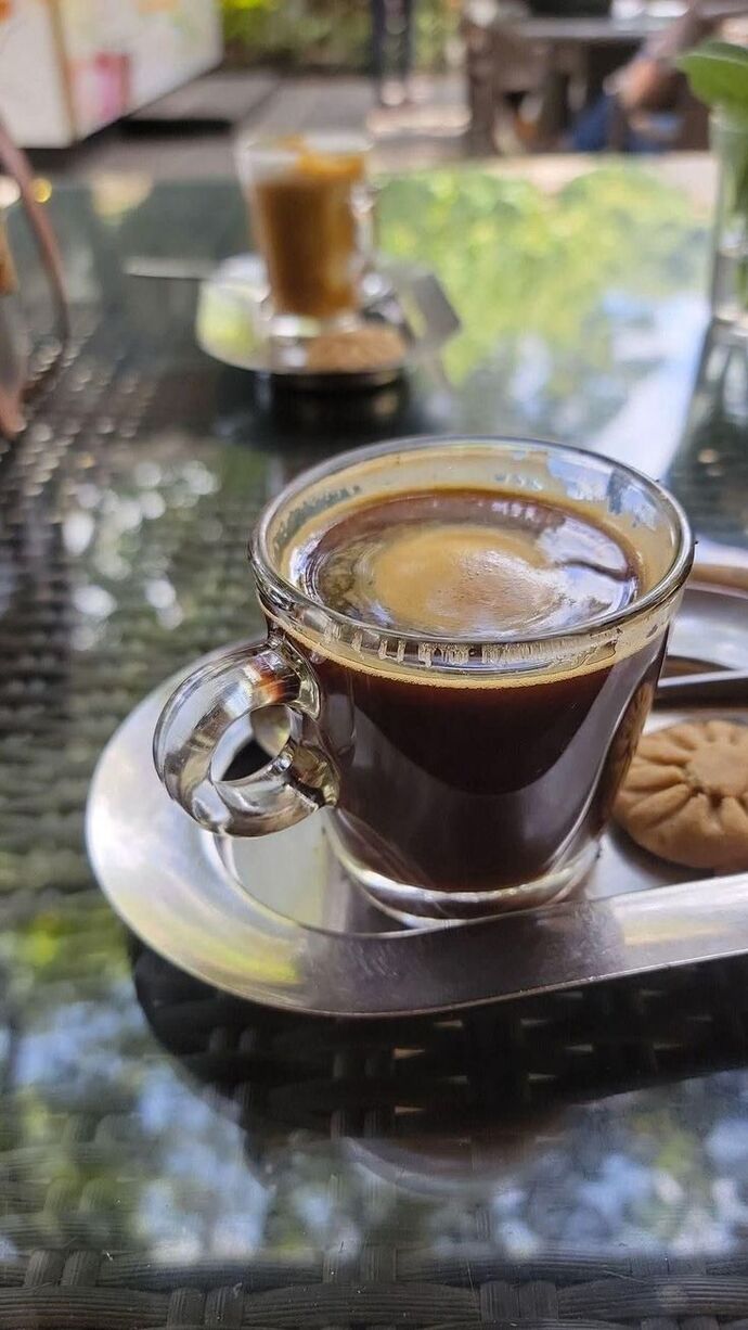 Hadi bi kahve içelim” cümlesi sana kimi hatırlatıyor☕💭?