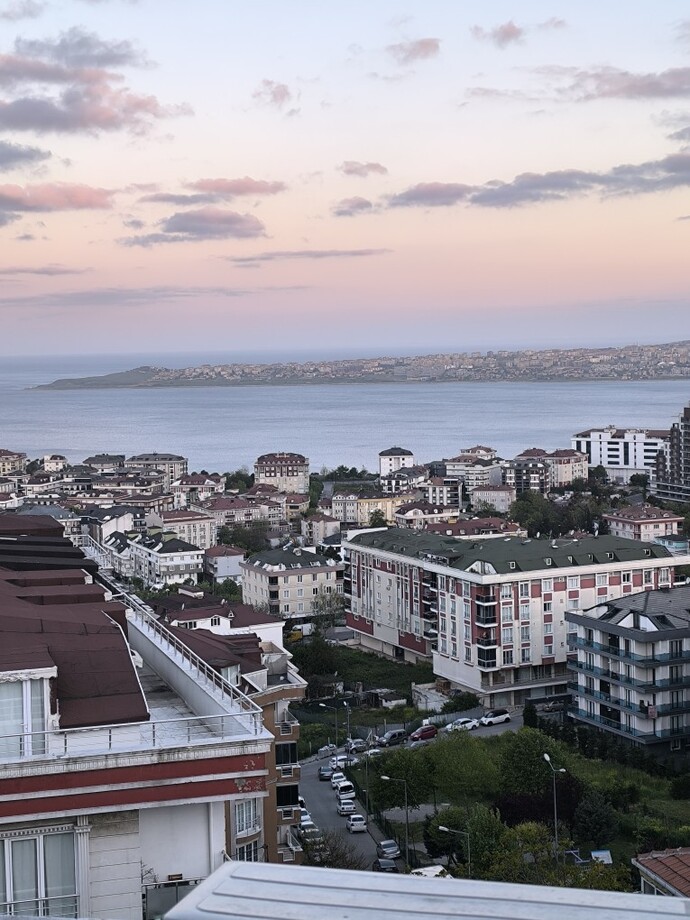 Böyle manzaralı ev sence ne kadar eder ev 2+1?