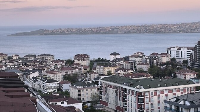 Böyle manzaralı ev sence ne kadar eder ev 2+1?