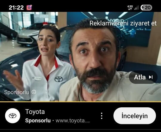 Resimdeki ünlünün ismini bilen var mı?