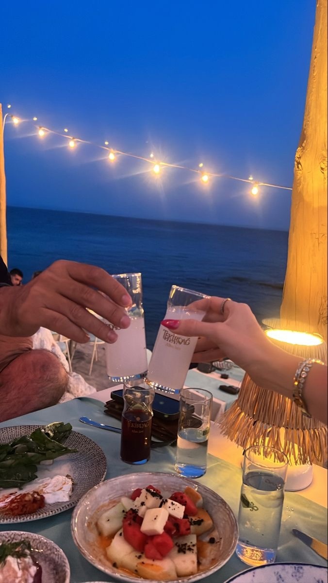 Sevgili veya eşinizle karşılıklı kadeh tokuşturur musunuz?