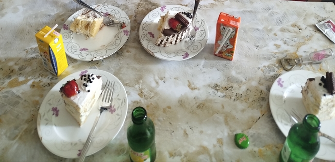 Biz ne içeceğimizi şaşırdık dkff